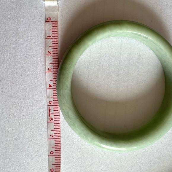 Authentic Jade bracelet - Picture 3 of 8